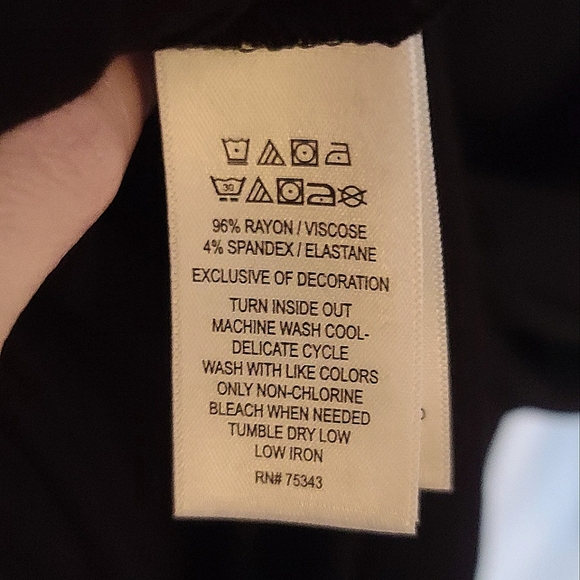 Tahari Long Sleeve Top -  Black - size M - Picture 5 of 7